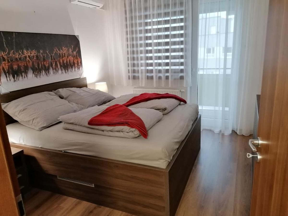 Foreta Bratislava Luaran gambar