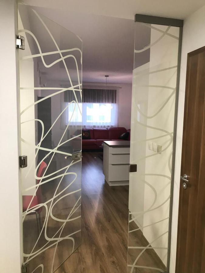 Foreta Bratislava Luaran gambar